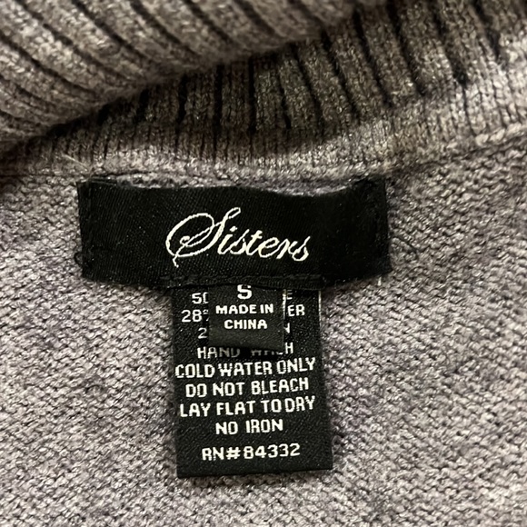 Sister’s Poncho Gray Sweater - Picture 5 of 6